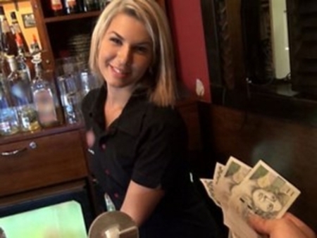 Ice recommendet bartender talked blonde gorgeous