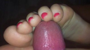 Feets with painted toes masturbation
