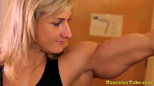Quickie flexing biceps
