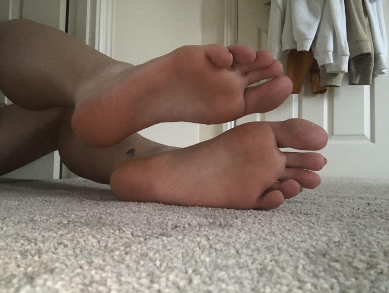 Twister reccomend sweaty smelly feet after long-day work