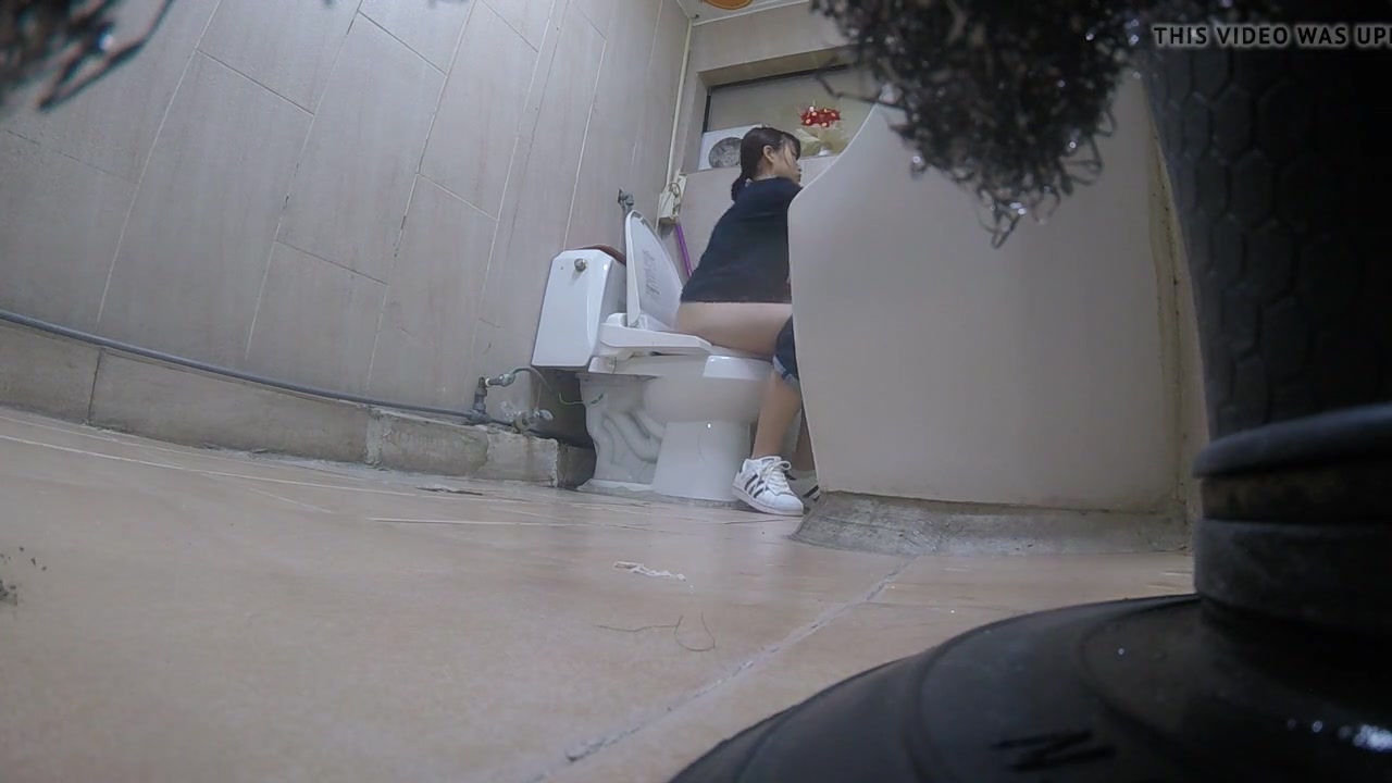 Gridiron reccomend girl toilet korean