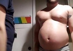 Ebony belly bloat