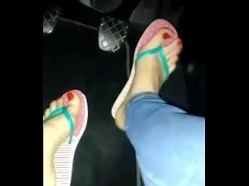 Pedal pumping sandals