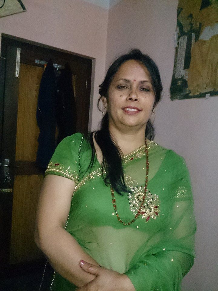 Winter recomended mature aunty busty Desi nude figure