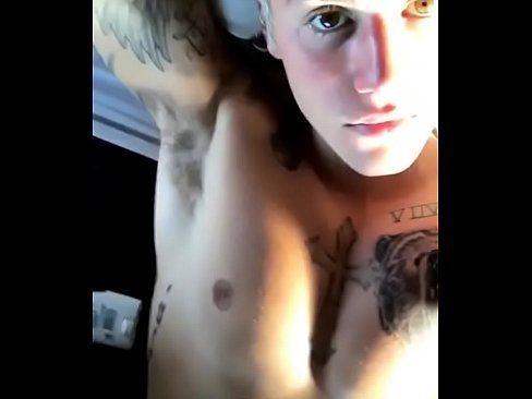 Black D. recomended an is Justin hole bieber ass