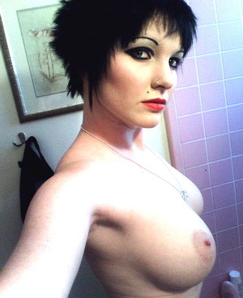 Sexy emo girl with short hair nude